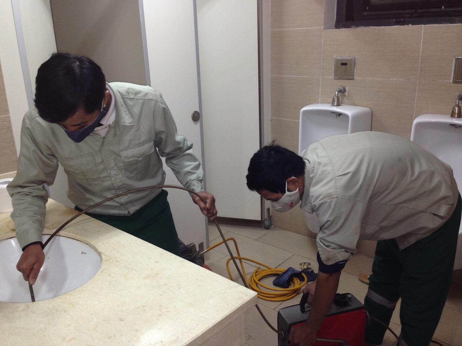 Thông tắc cống tại quận tây hồ giá rẻ HOTLINE:0974.222.023